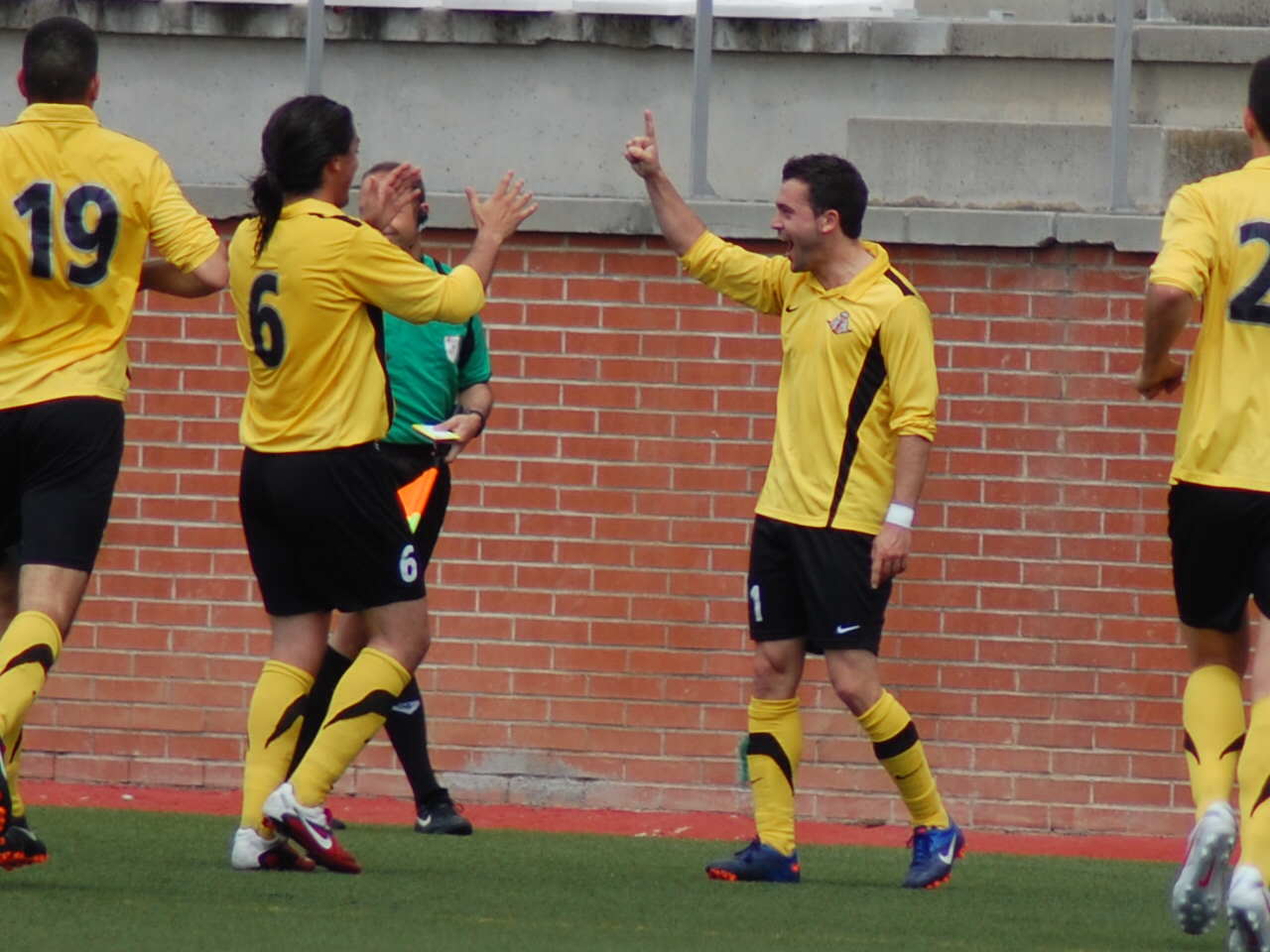 Soler celebra el gol que donaria la victòria al seu equip. FOTO: Jordi de Planell.