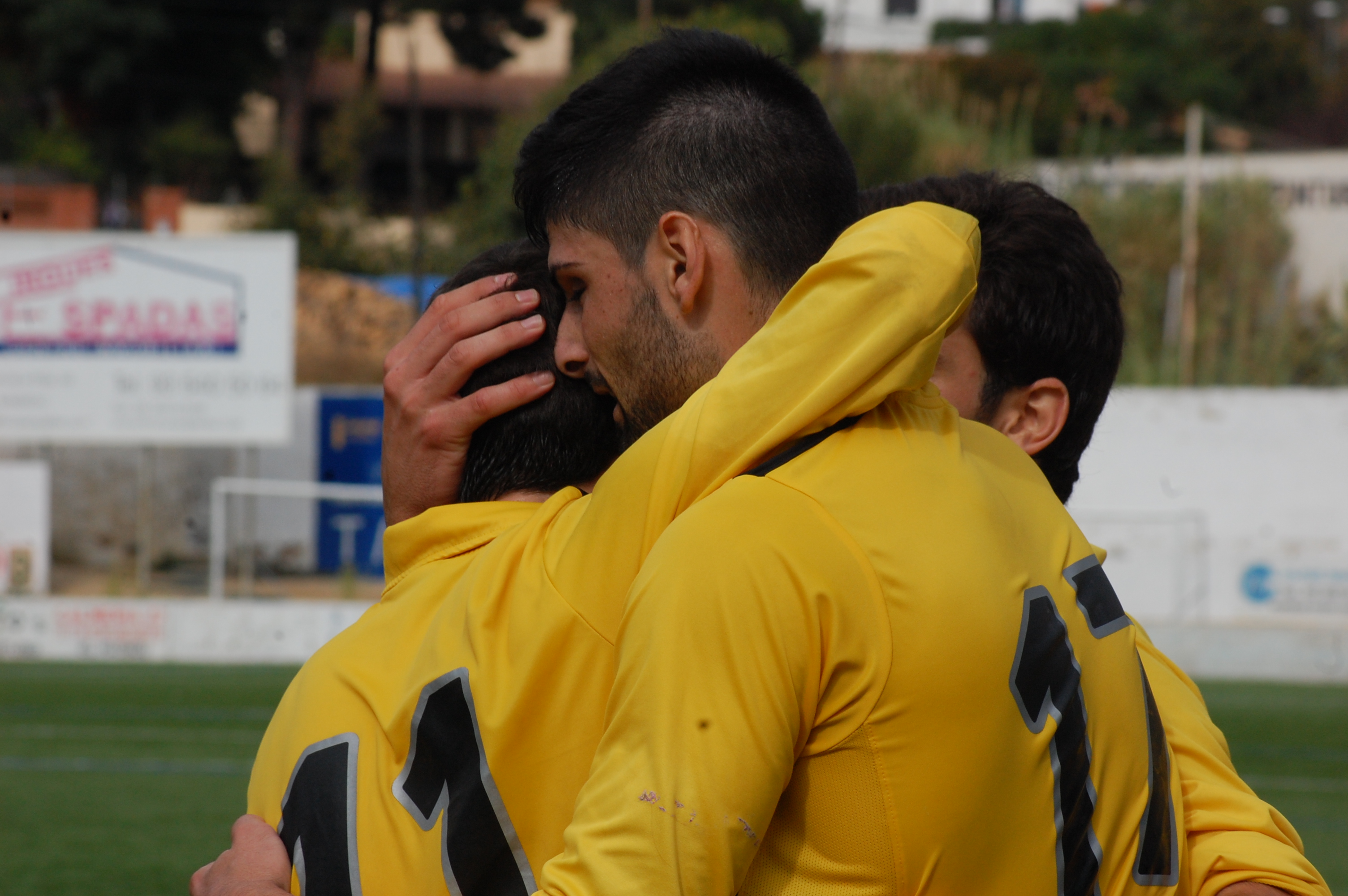 Els vigatans celebren, amb Muñoz al centre, el gol que el 